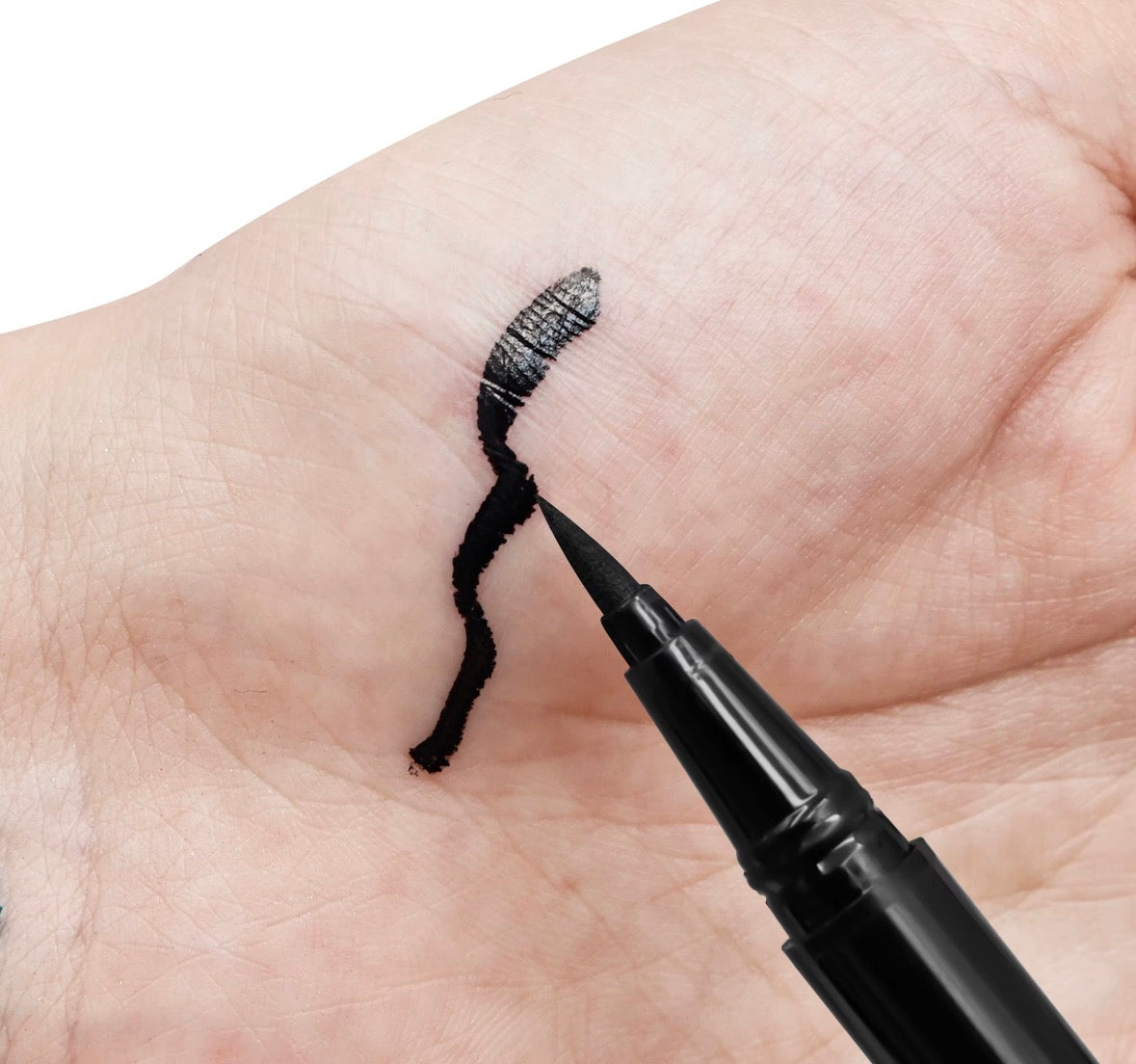 VEGAS GLAM WING LINER